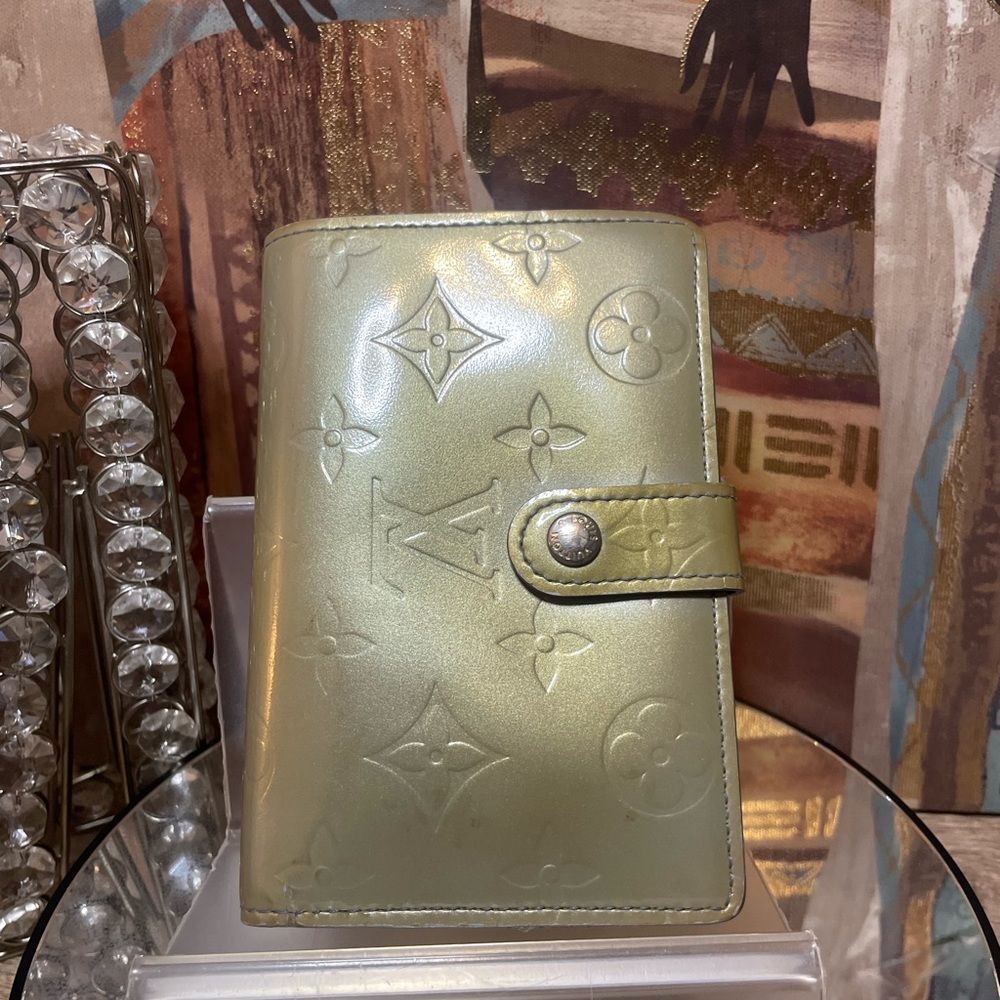 Louis Vuitton Vernis Kisslock Snap Wallet